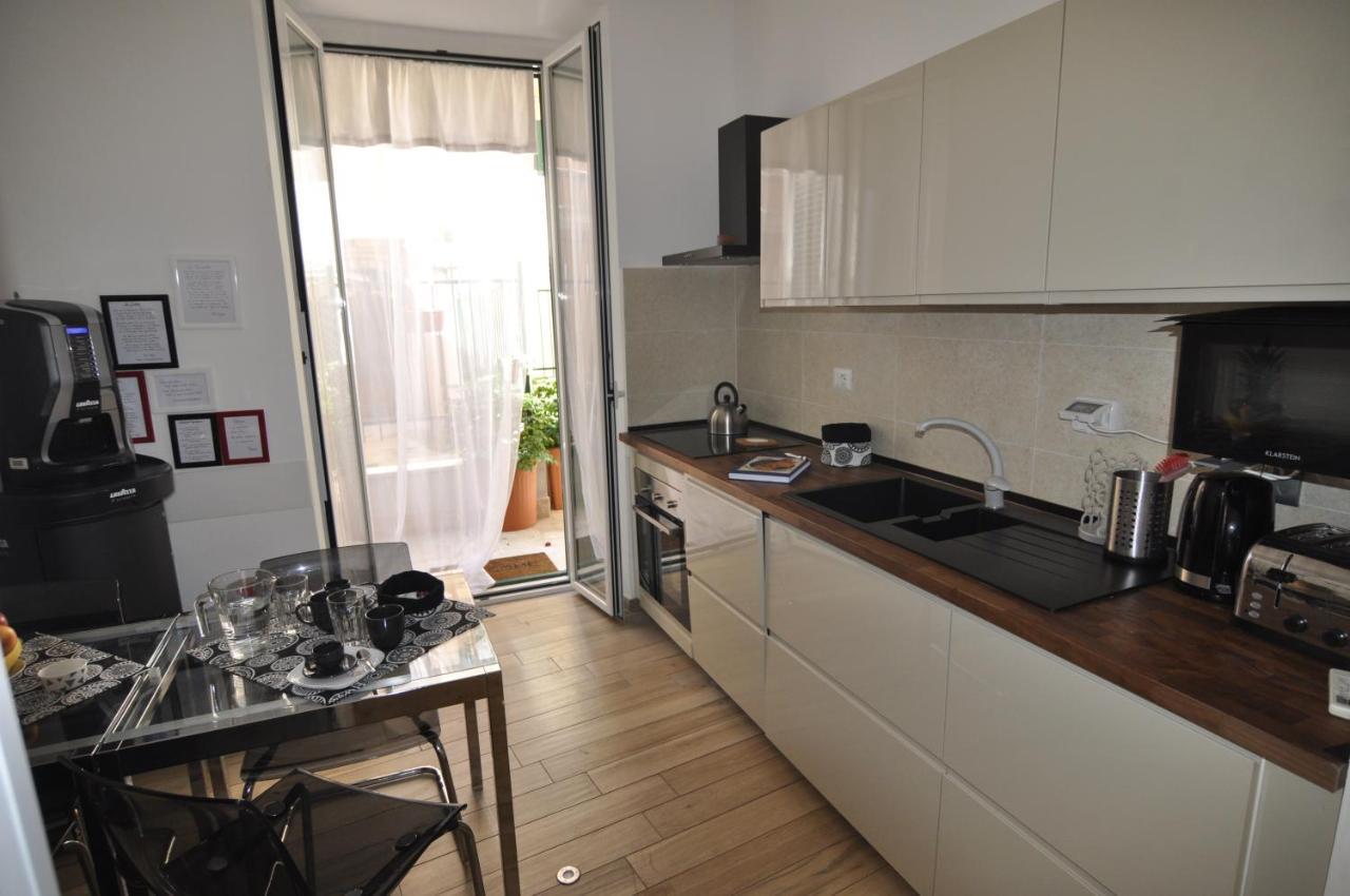 Flatinrome Trastevere Deluxe - Patio Pensión 3*